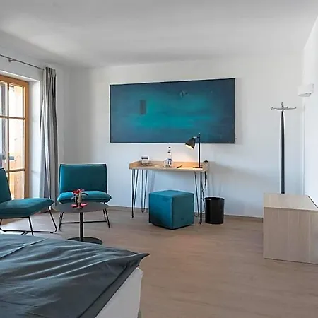 Nebelhorn Relaxhotel فندق
